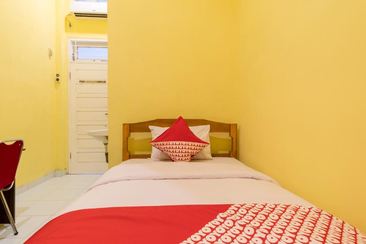 Oyo 447 Hutasimo Residence Medan Dış mekan fotoğraf