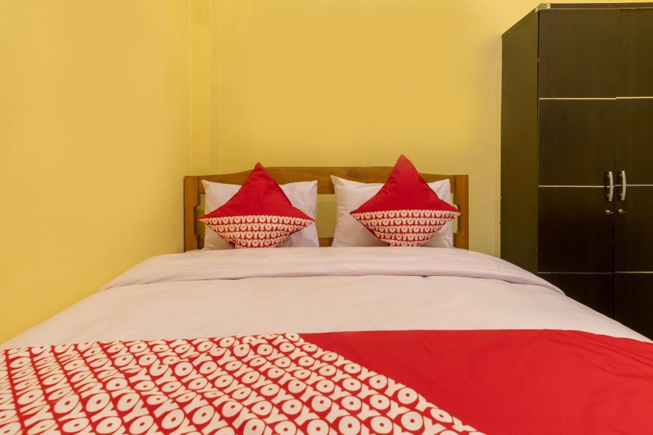 Oyo 447 Hutasimo Residence Medan Dış mekan fotoğraf