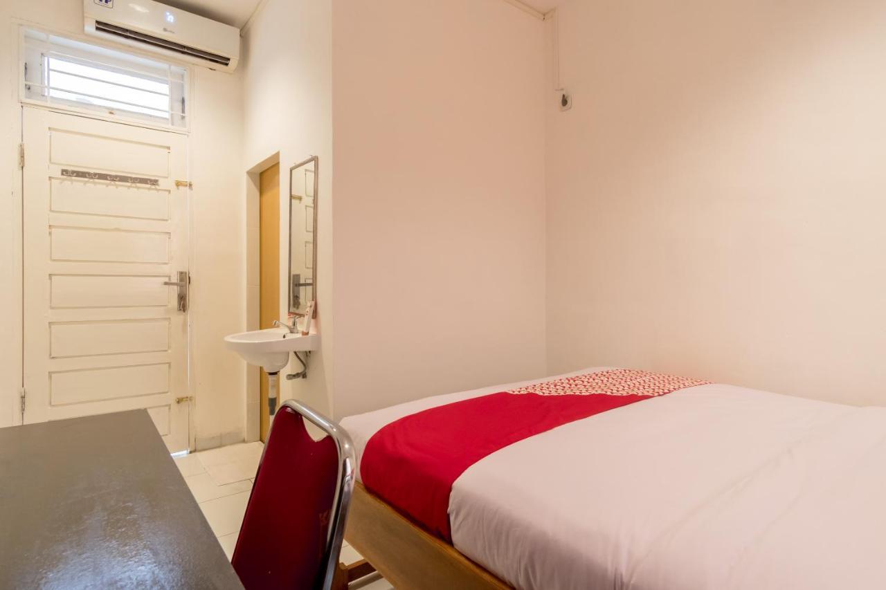 Oyo 447 Hutasimo Residence Medan Dış mekan fotoğraf